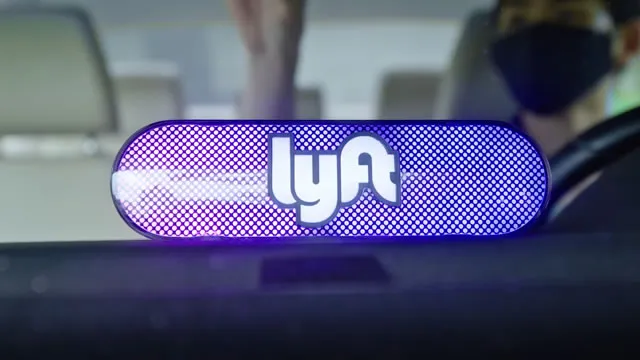 Lyft's Bookings Climb, But Expects Growth to Moderate