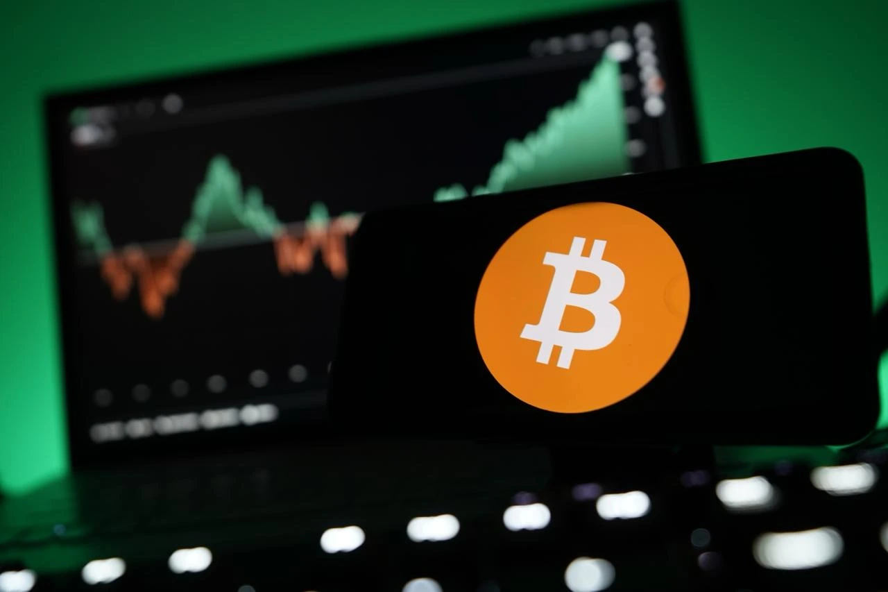 Bitcoin Rises Above $65,000 as Weak Jobs Data Lifts Crypto
