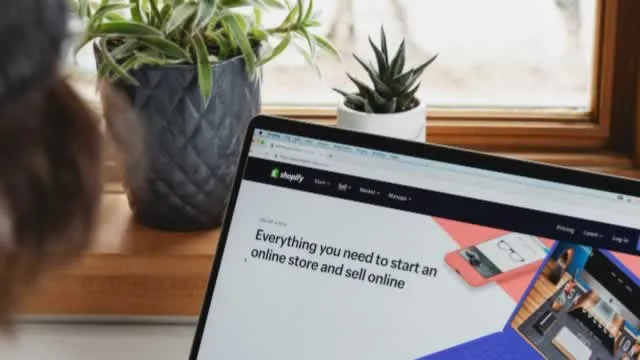 Shopify Was Supposed to Be an AI Casualty. Its AI-Referred Traffic Just Tripled.